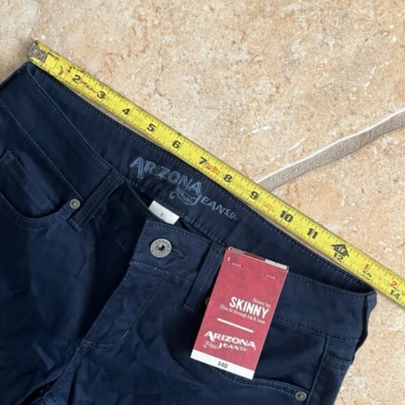 Skinny Jeans Dark Blue, Arizona sz 1 Juniors JCP Darkest Blue 7in Mid Rise Slim - Picture 2 of 8
